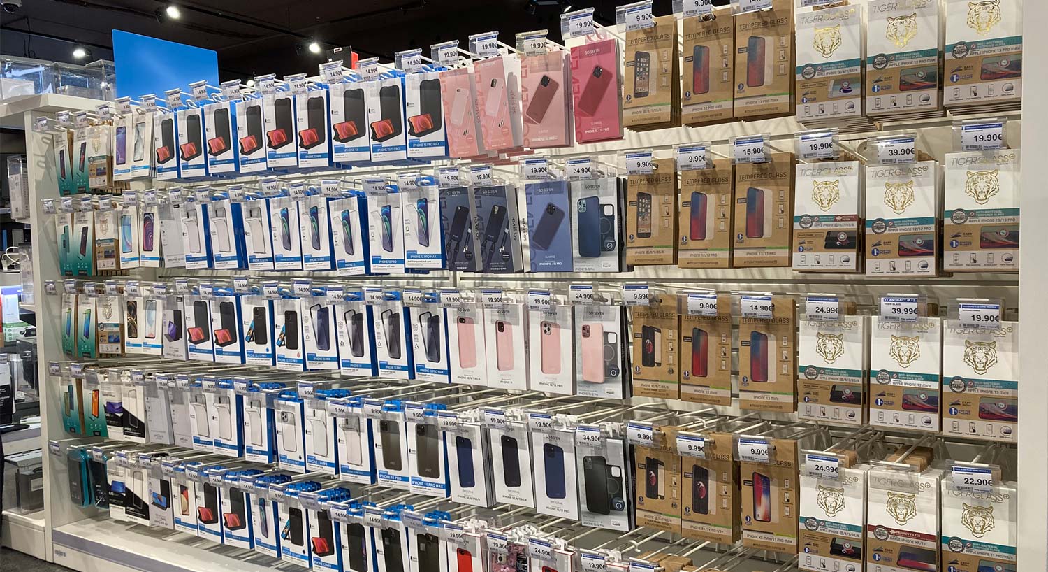 Muvit protection products at E.Leclerc